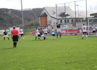 Grafschafter A-Jugend überzeugt in Hausen