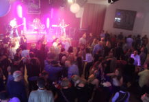 Volles Haus und beste Stimmung bei der Ü30 Party des VfB Lantershofen